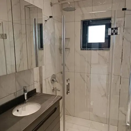 Ξενοδοχείο Luxury *