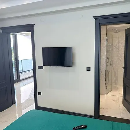 Luxury Ξενοδοχείο *