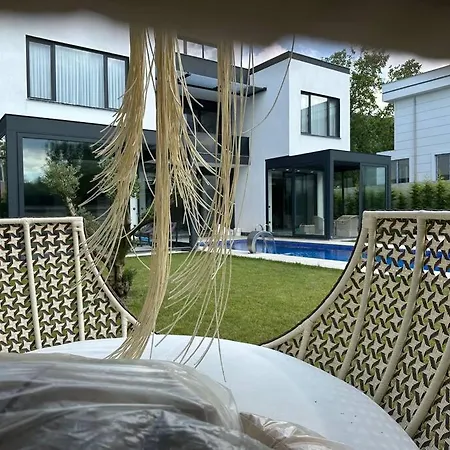 Luxury Ξενοδοχείο *
